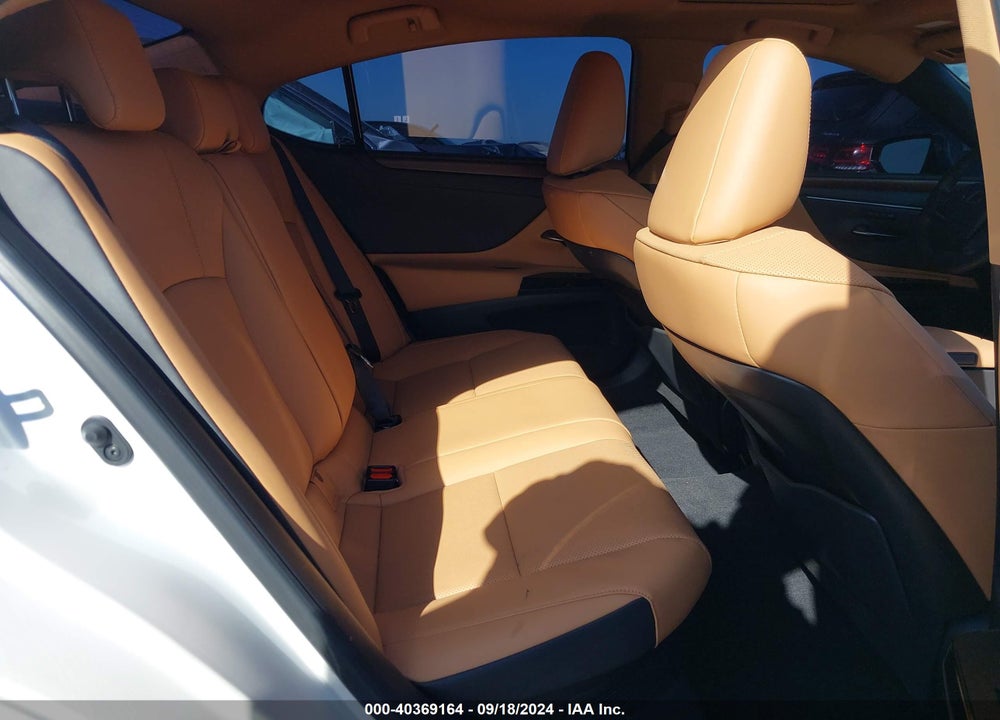 2024 LEXUS ES VIN: 58ADA1C18RU051507