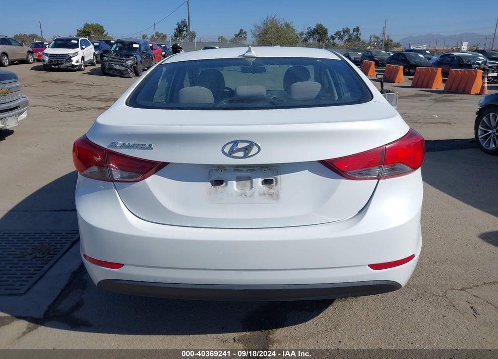 2016 HYUNDAI ELANTRA SE VIN: 5NPDH4AE2GH717816