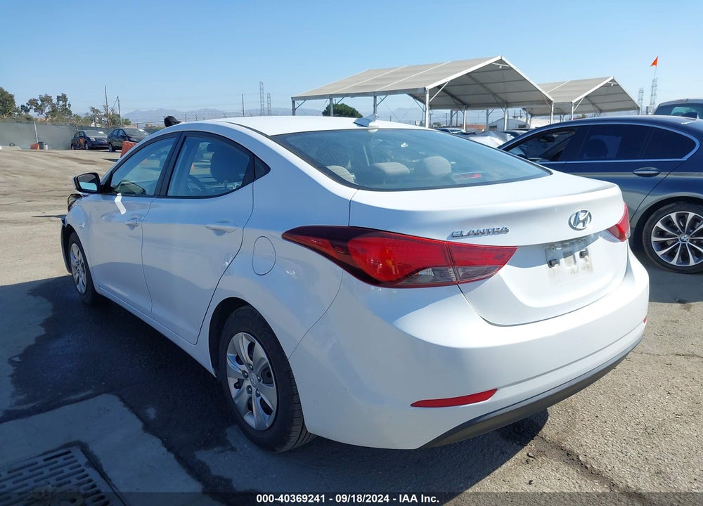 2016 HYUNDAI ELANTRA SE VIN: 5NPDH4AE2GH717816