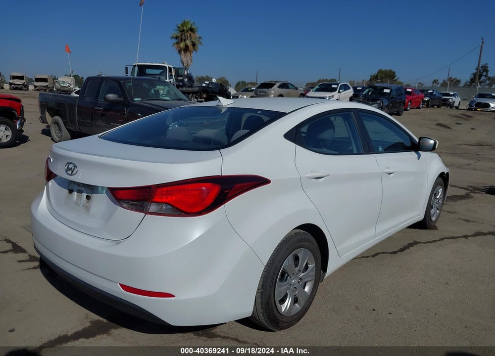 2016 HYUNDAI ELANTRA SE VIN: 5NPDH4AE2GH717816