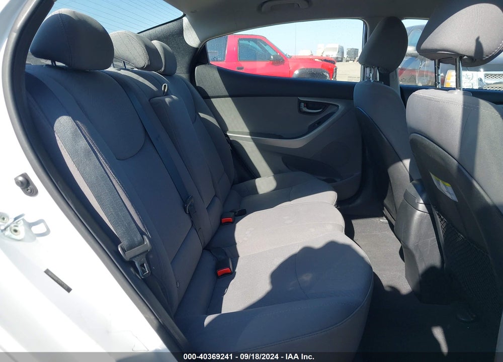 2016 HYUNDAI ELANTRA SE VIN: 5NPDH4AE2GH717816