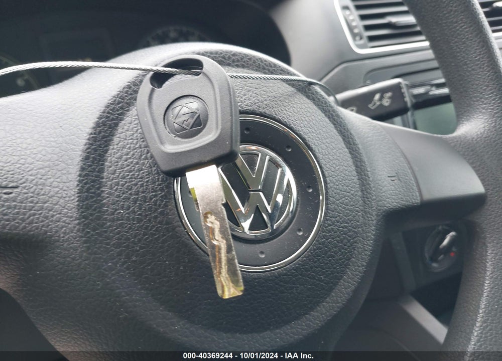 2014 VOLKSWAGEN JETTA 2.0L S VIN: 3VW1K7AJ3EM322972
