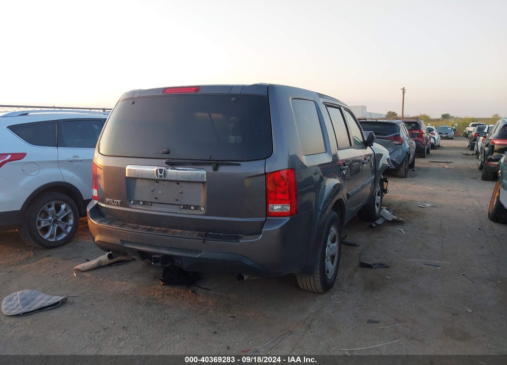 2015 HONDA PILOT LX VIN: 5FNYF3H25FB009053