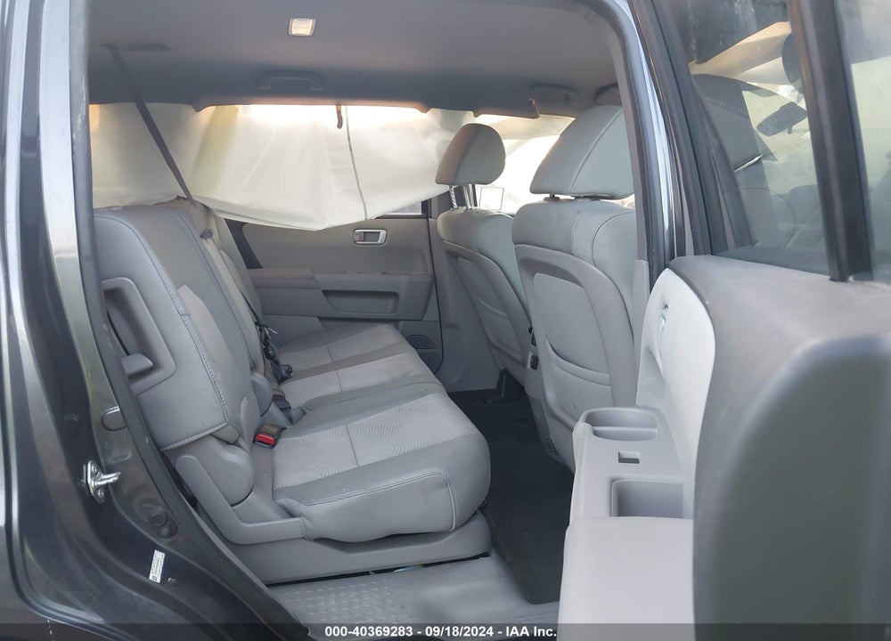 2015 HONDA PILOT LX VIN: 5FNYF3H25FB009053