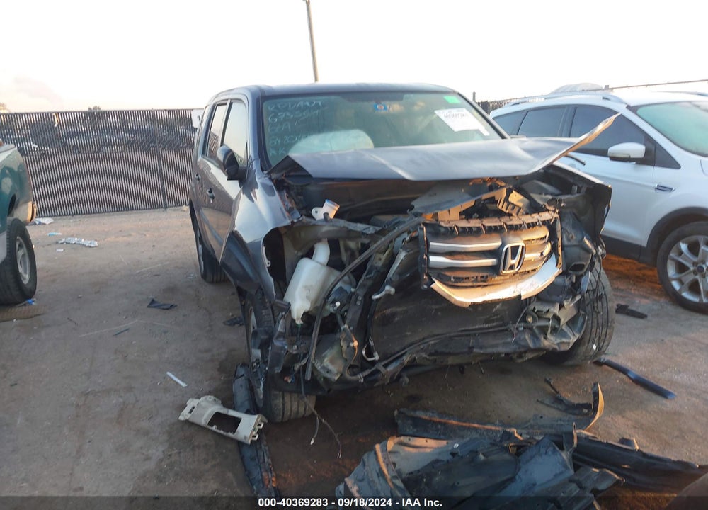 2015 HONDA PILOT LX VIN: 5FNYF3H25FB009053