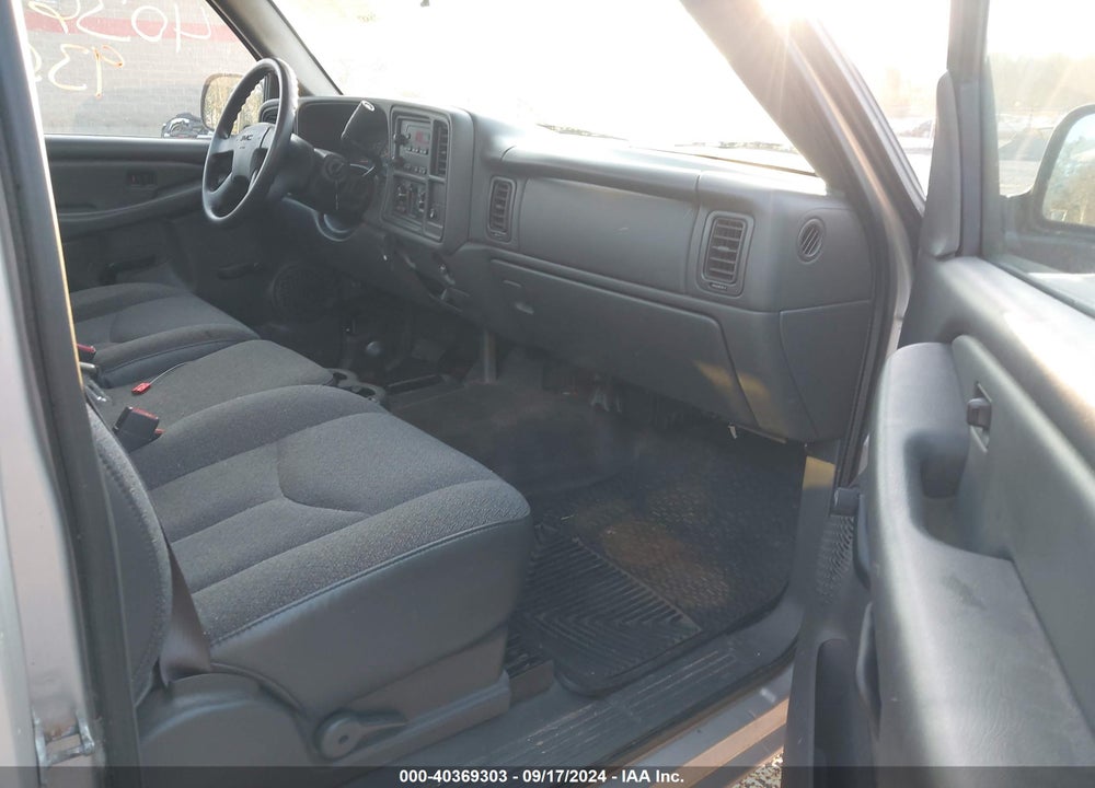 2005 GMC SIERRA 1500 WORK TRUCK VIN: 1GTEK14V75E165985