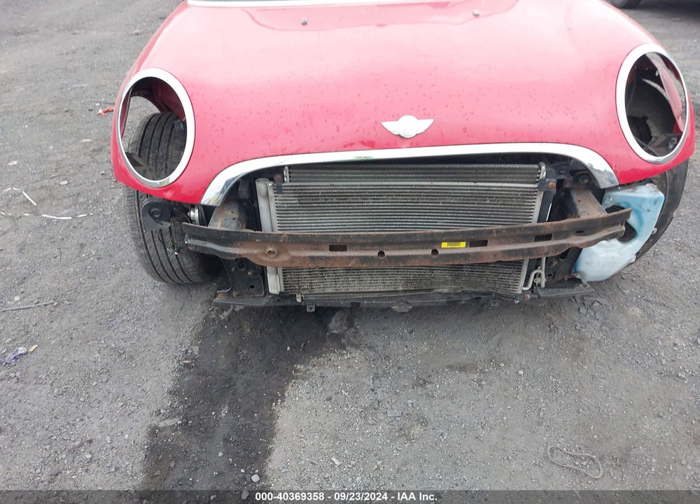 2010 MINI COOPER VIN: WMWMR3C59ATZ19413