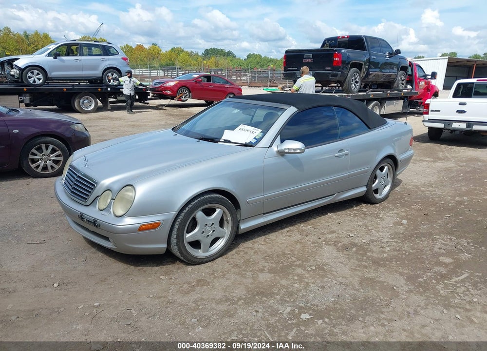 2000 MERCEDES-BENZ CLK 430 VIN: WDBLK70G8YT031115