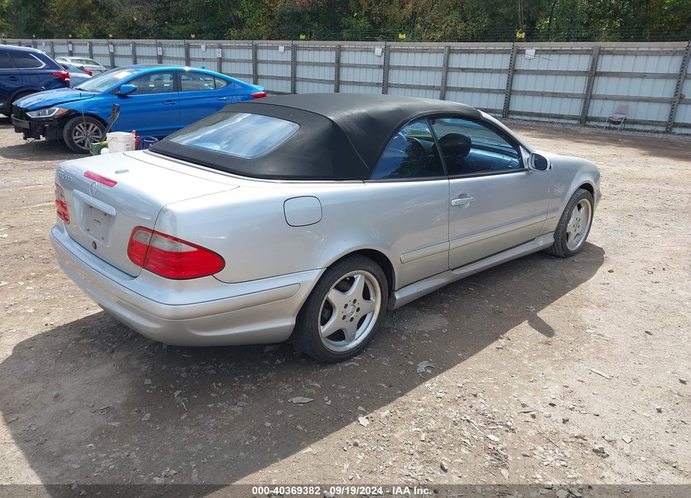 2000 MERCEDES-BENZ CLK 430 VIN: WDBLK70G8YT031115