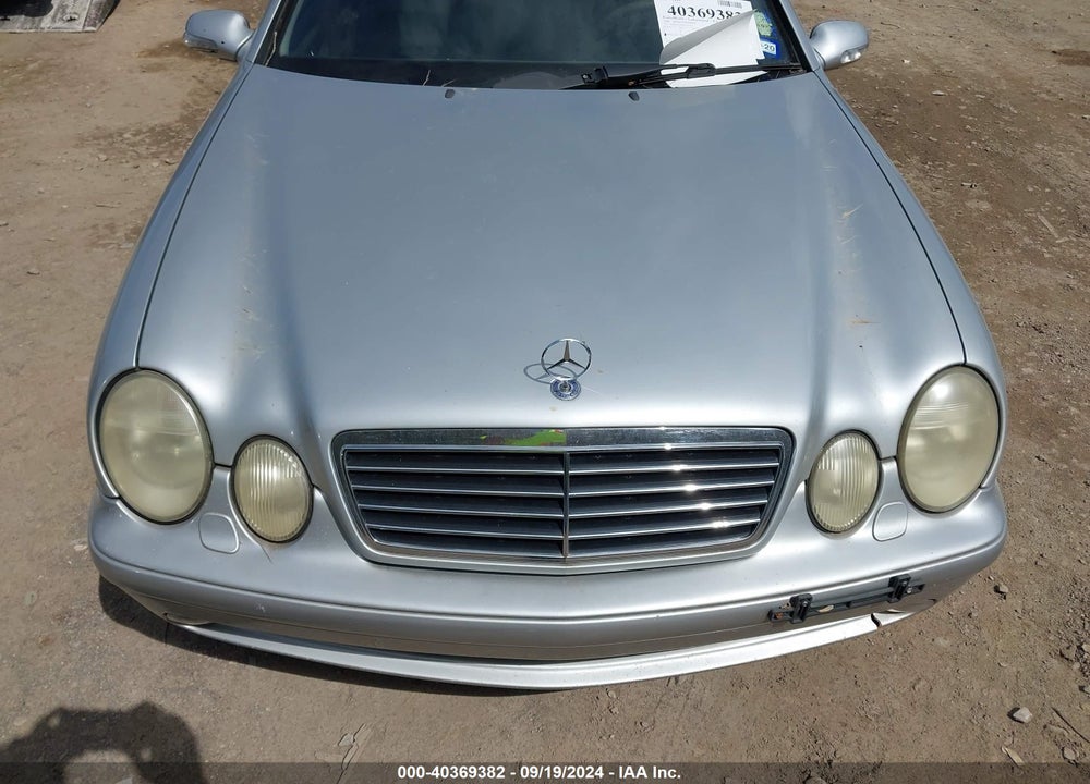 2000 MERCEDES-BENZ CLK 430 VIN: WDBLK70G8YT031115