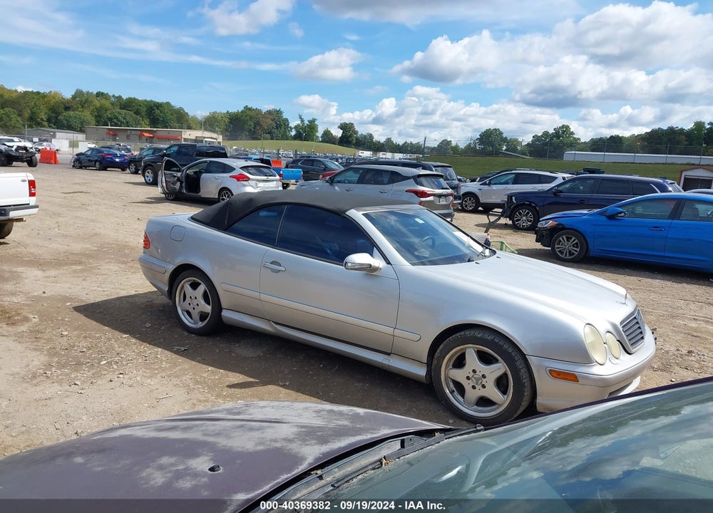 2000 MERCEDES-BENZ CLK 430 VIN: WDBLK70G8YT031115