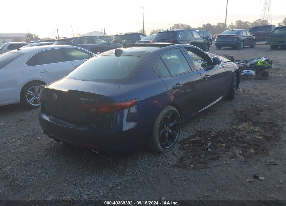 2017 ALFA ROMEO GIULIA VIN: ZARFAECN1H7556628