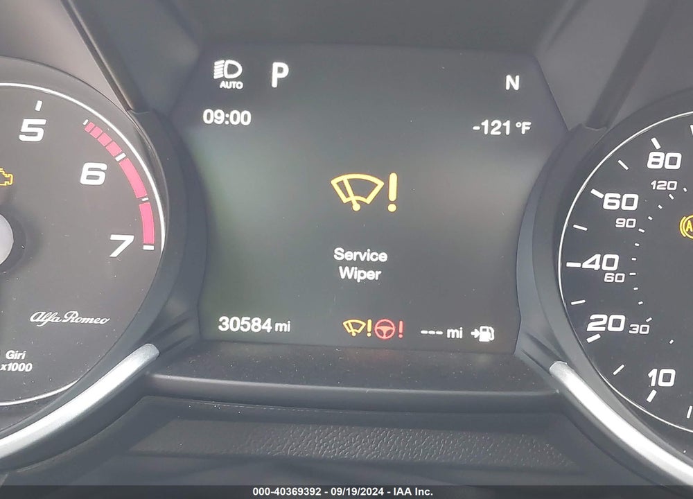 2017 ALFA ROMEO GIULIA VIN: ZARFAECN1H7556628