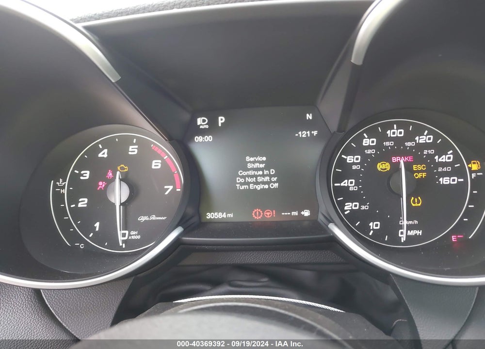 2017 ALFA ROMEO GIULIA VIN: ZARFAECN1H7556628