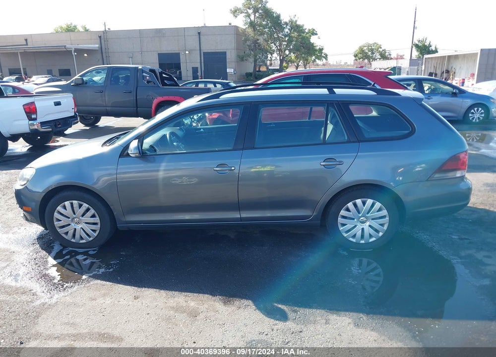 2012 VOLKSWAGEN JETTA SPORTWAGEN 2.5L S VIN: 3VWPP7AJ7CM622720