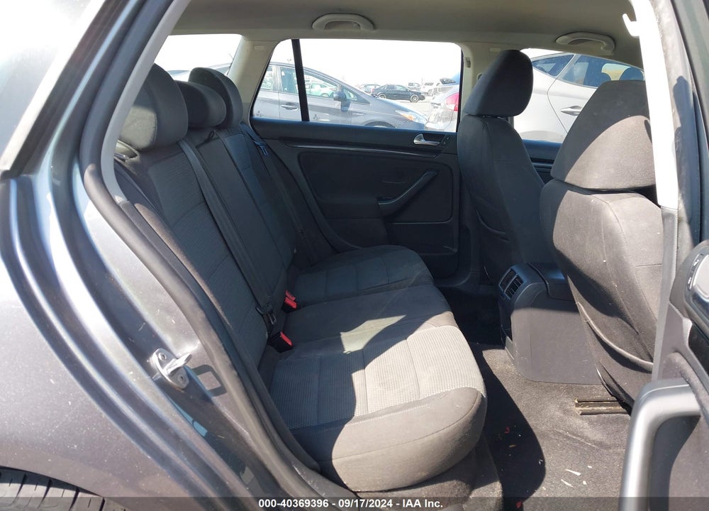 2012 VOLKSWAGEN JETTA SPORTWAGEN 2.5L S VIN: 3VWPP7AJ7CM622720