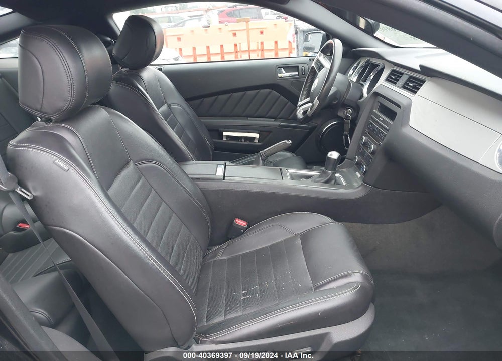 2014 FORD MUSTANG V6 PREMIUM VIN: 1ZVBP8AM4E5205400