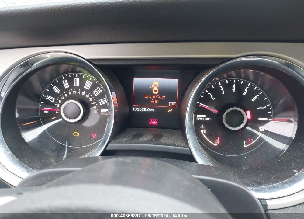 2014 FORD MUSTANG V6 PREMIUM VIN: 1ZVBP8AM4E5205400