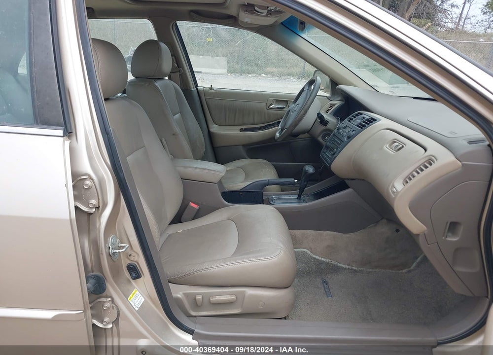 2002 HONDA ACCORD 3.0 EX VIN: 1HGCG16532A046082