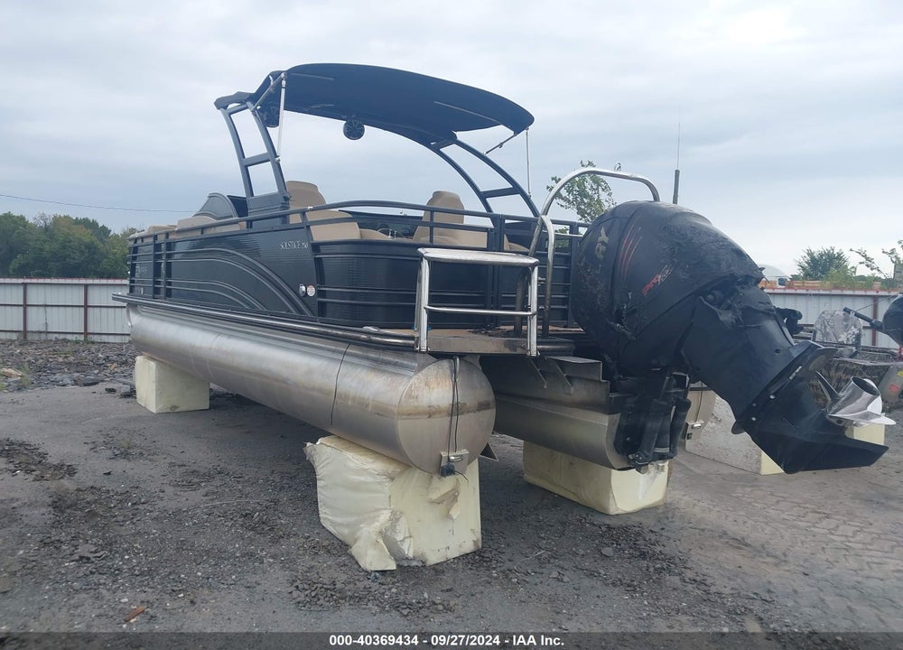 2015 HARRIS SOLTICE VIN: 2B175120