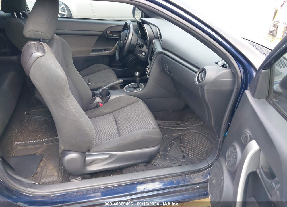 2011 SCION TC VIN: JTKJF5C77B3015551