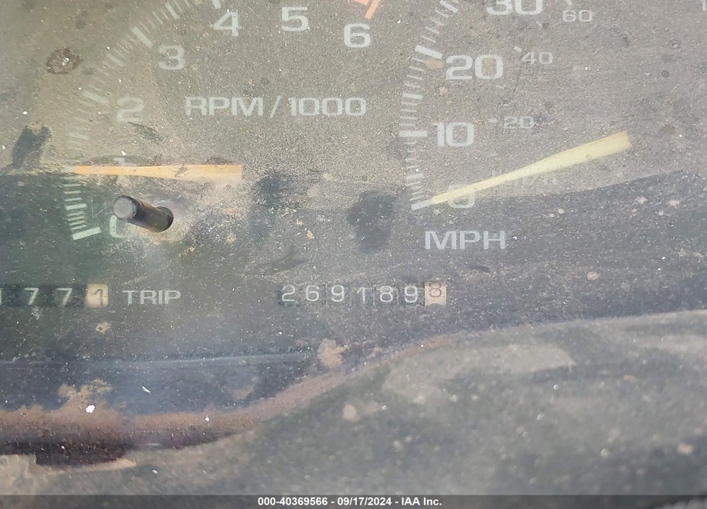 1998 CHEVROLET K1500 FLEETSIDE VIN: 1GCEK14R0WZ130623