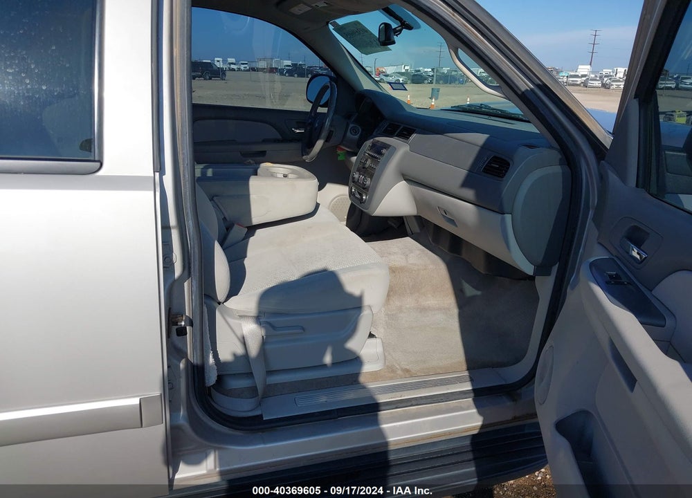 2008 CHEVROLET TAHOE LS VIN: 1GNFC13C88R224922