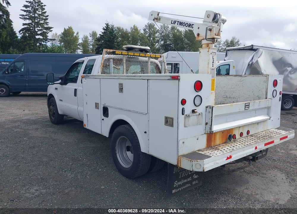 2007 FORD F-350 XL/XLT VIN: 1FDWX32P17EA03404