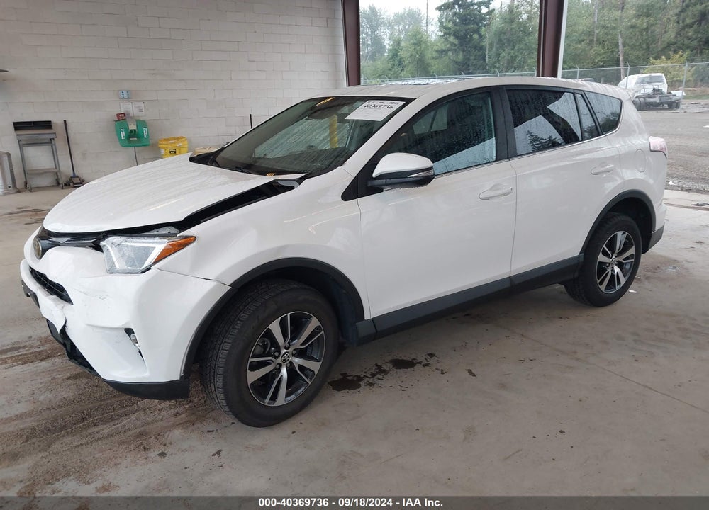 2018 TOYOTA RAV4 XLE VIN: 2T3WFREV1JW484226