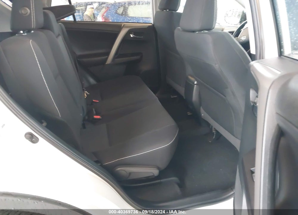 2018 TOYOTA RAV4 XLE VIN: 2T3WFREV1JW484226