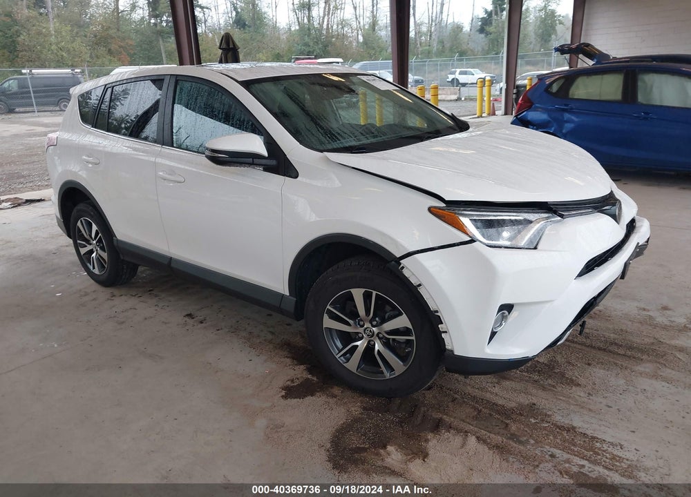 2018 TOYOTA RAV4 XLE VIN: 2T3WFREV1JW484226