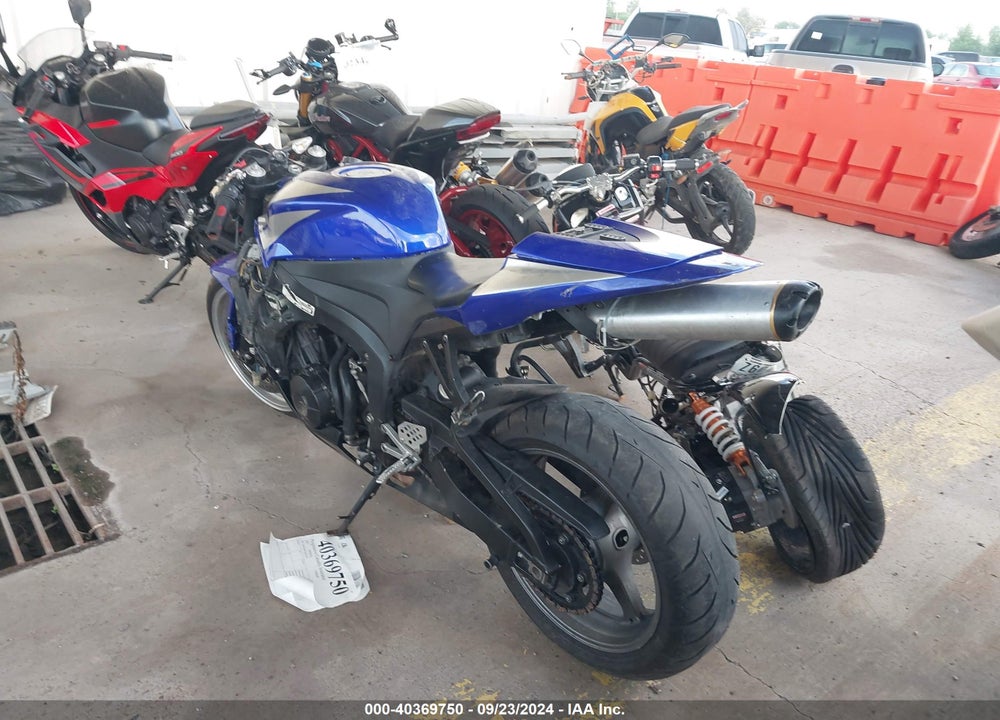 2007 HONDA CBR600 RR VIN: JH2PC40017M011550
