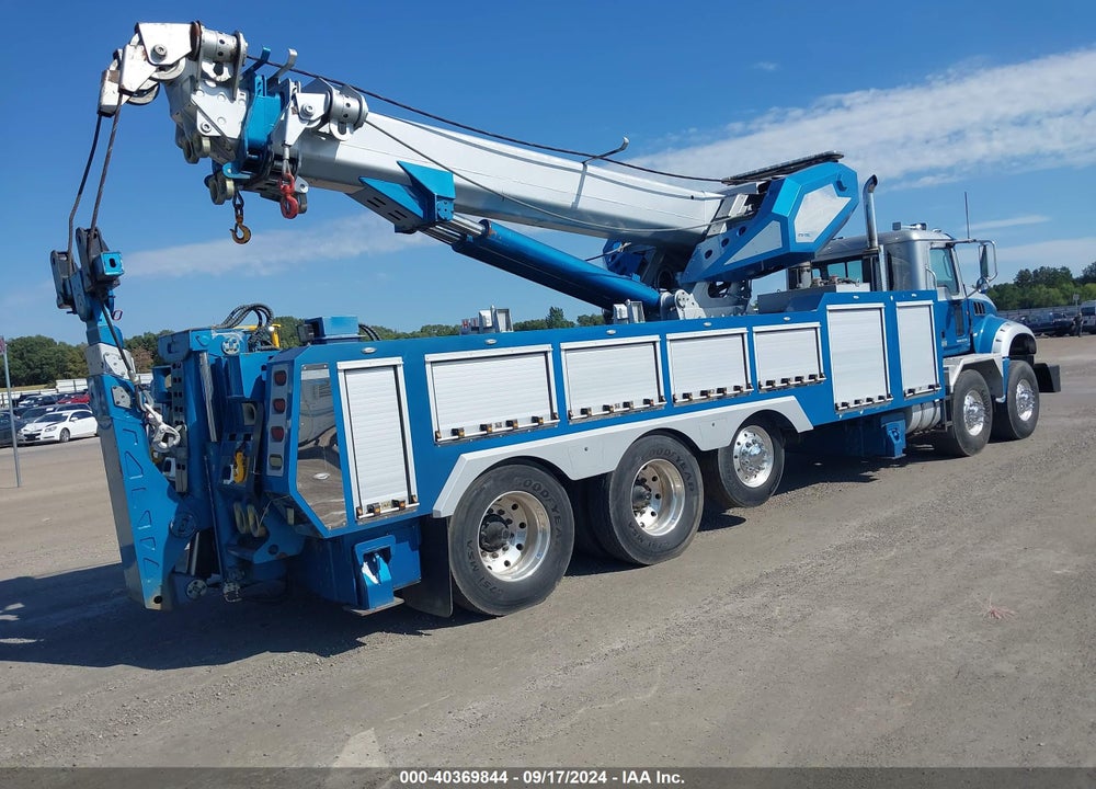 2012 MACK 700 GU700 VIN: 1M2AX04C7CM011056