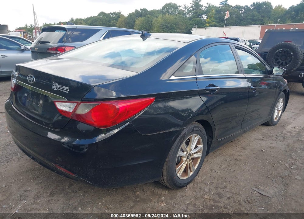 2013 HYUNDAI SONATA GLS VIN: 5NPEB4AC2DH743462