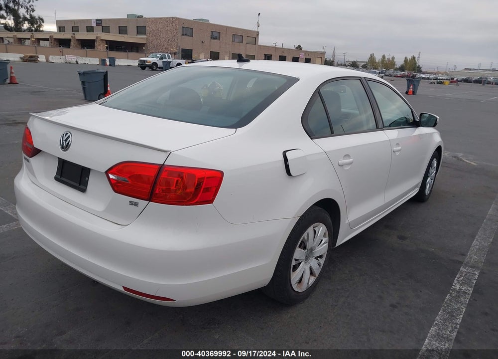 2014 VOLKSWAGEN JETTA 1.8T SE VIN: 3VWD17AJXEM365298