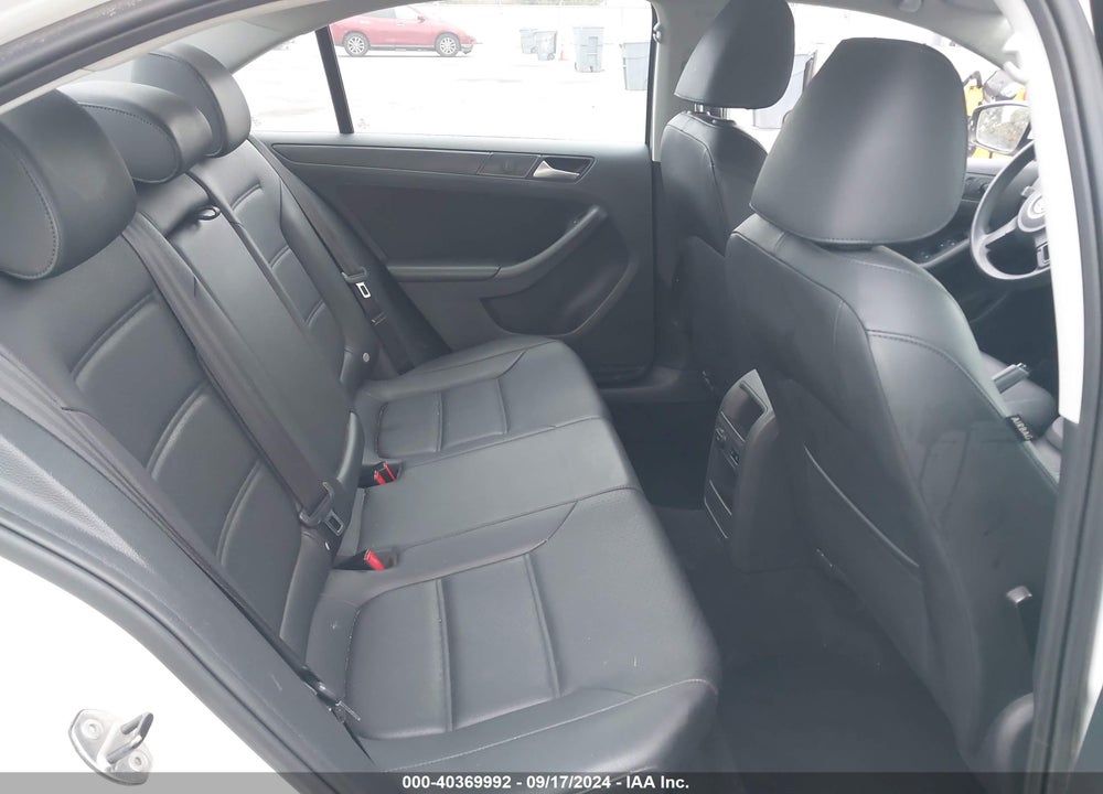2014 VOLKSWAGEN JETTA 1.8T SE VIN: 3VWD17AJXEM365298