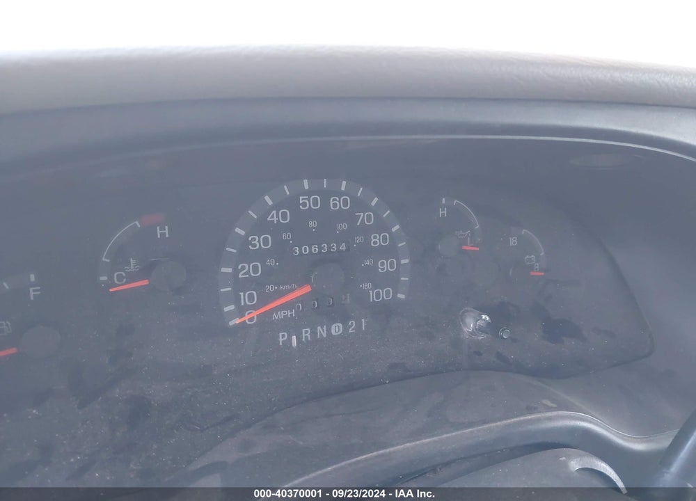 2002 FORD E-350 SUPER DUTY XL/XLT VIN: 1FBSS31SX2HA67122