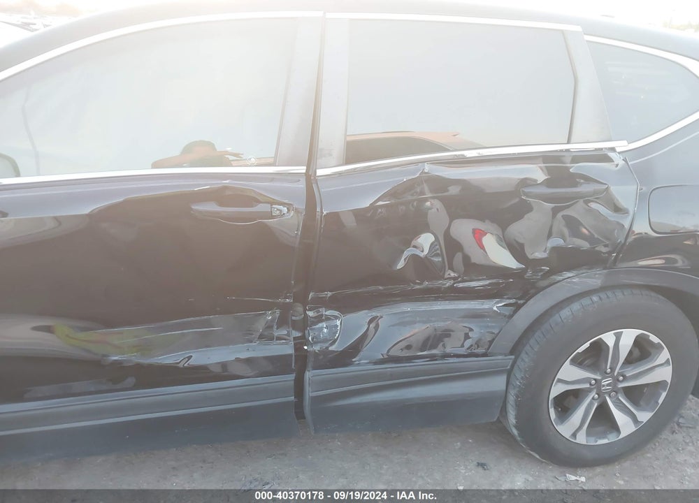 2019 HONDA CR-V LX VIN: 2HKRW5H32KH401637