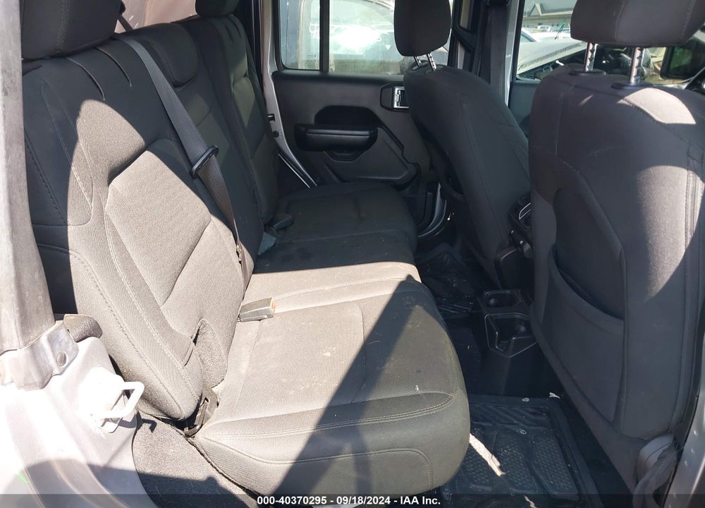 2019 JEEP WRANGLER UNLIMITED SPORT S 4X4 VIN: 1C4HJXDN6KW636386