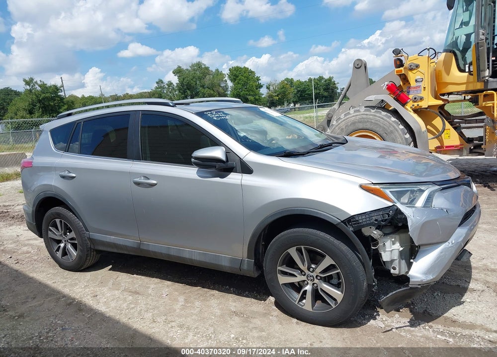 2017 TOYOTA RAV4 XLE VIN: 2T3WFREV9HW355516