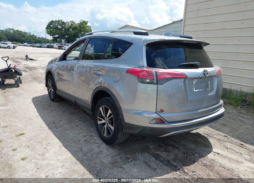 2017 TOYOTA RAV4 XLE VIN: 2T3WFREV9HW355516