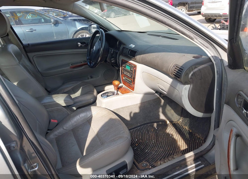 2002 VOLKSWAGEN PASSAT GLX VIN: WVWYH63B02E372942