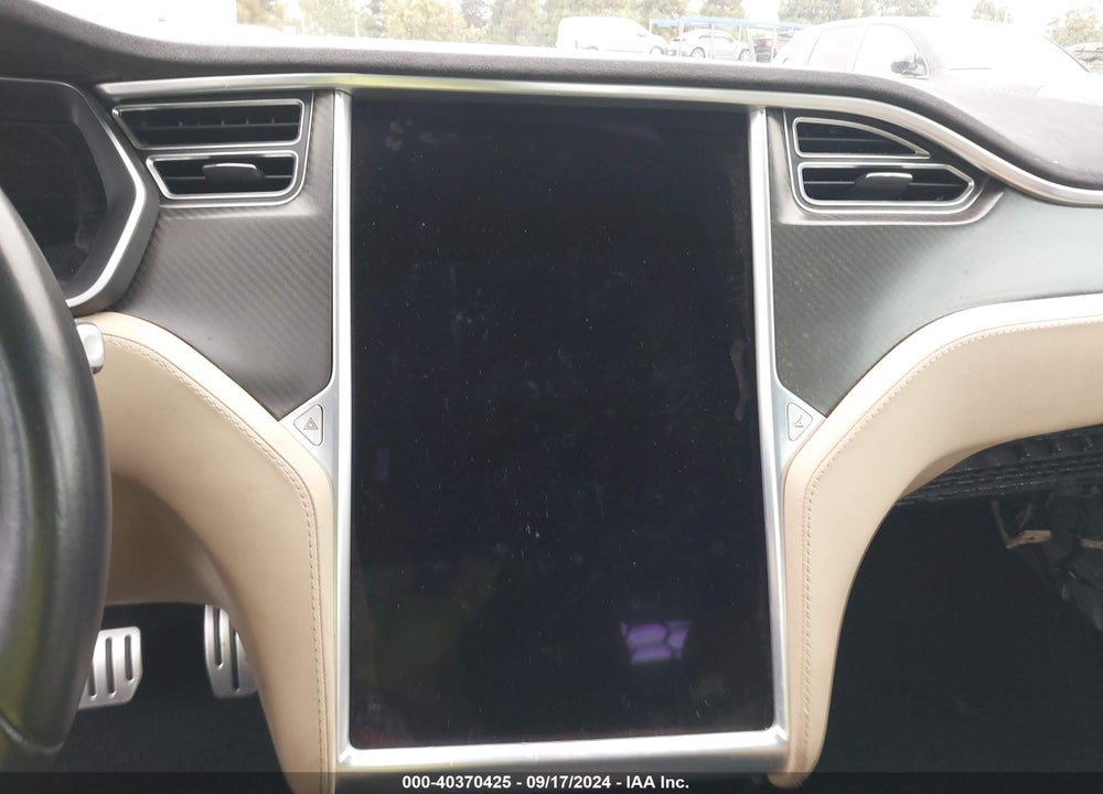 2015 TESLA MODEL S 85D/P85D VIN: 5YJSA1H44FF083168