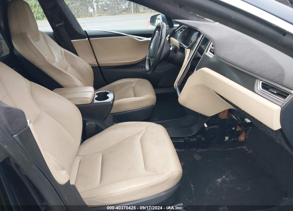 2015 TESLA MODEL S 85D/P85D VIN: 5YJSA1H44FF083168