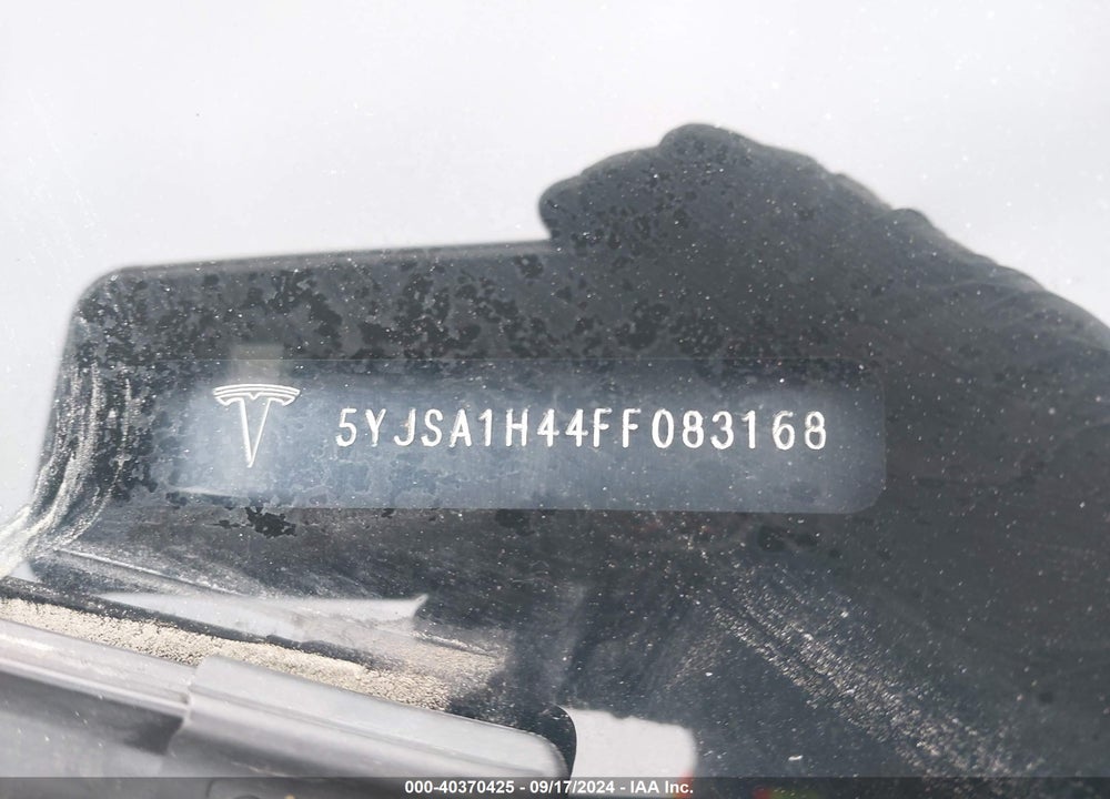 2015 TESLA MODEL S 85D/P85D VIN: 5YJSA1H44FF083168