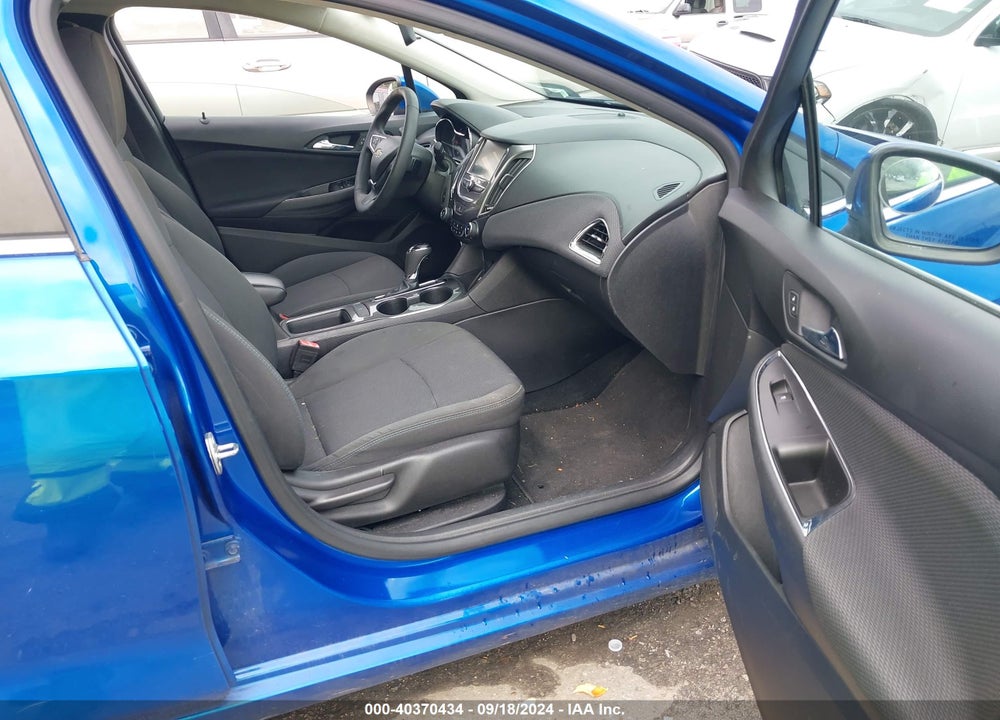 2017 CHEVROLET CRUZE LT AUTO VIN: 1G1BE5SM2H7134169