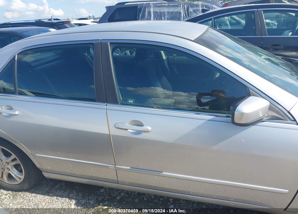 2007 HONDA ACCORD 2.4 SE VIN: JHMCM56357C006514