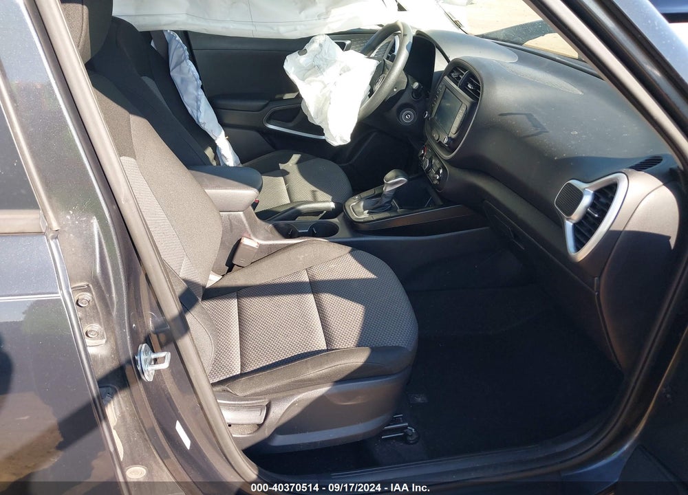 2020 KIA SOUL LX VIN: KNDJ23AU0L7101360