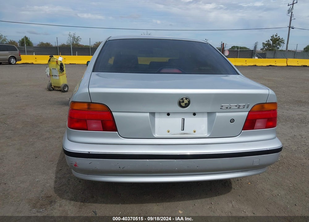 2000 BMW 528IA VIN: WBADM6349YGU14062