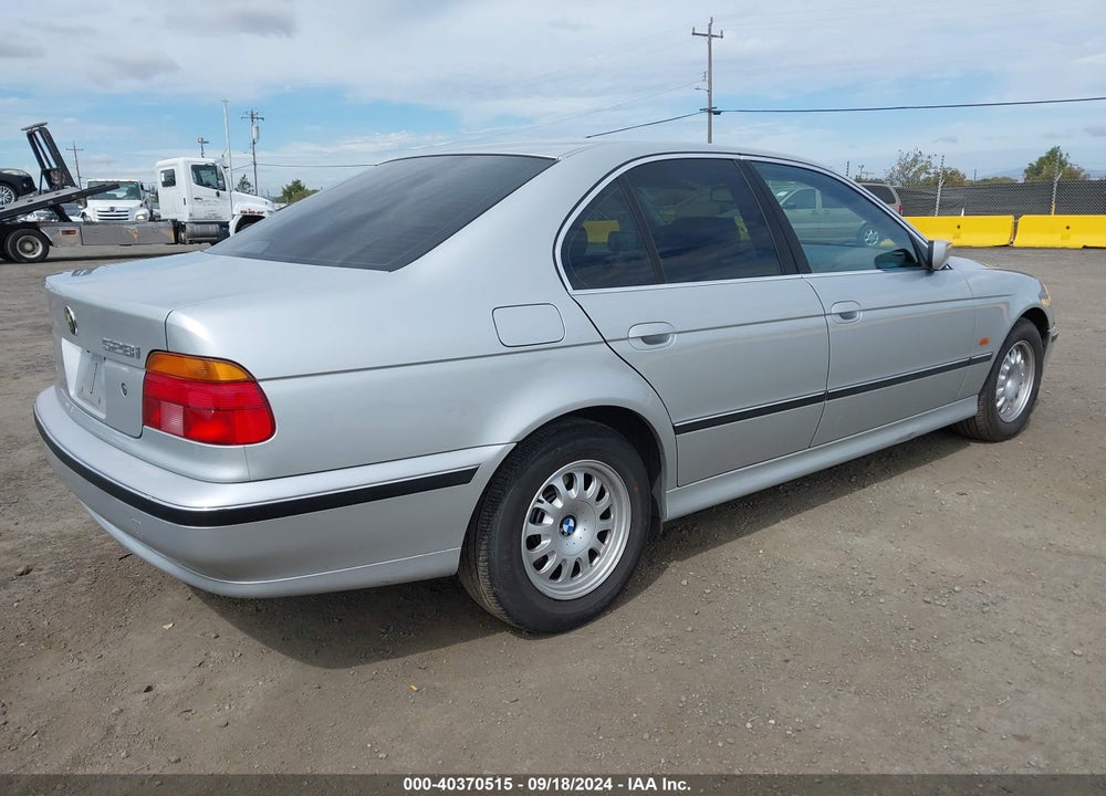 2000 BMW 528IA VIN: WBADM6349YGU14062